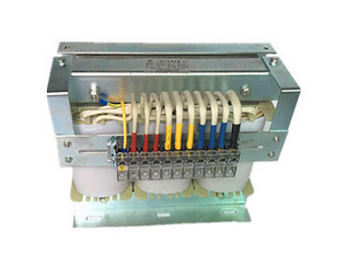 選購三相隔離變壓器要看哪幾個方面？